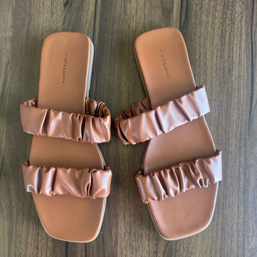 Women's 14th & Union Tan Ruched Double-Strap Slide Sandals